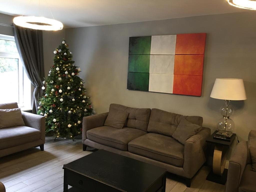 The Town House Kinsale, Hosted By Exquisite Holiday Homes, Sleeps 16 外观 照片